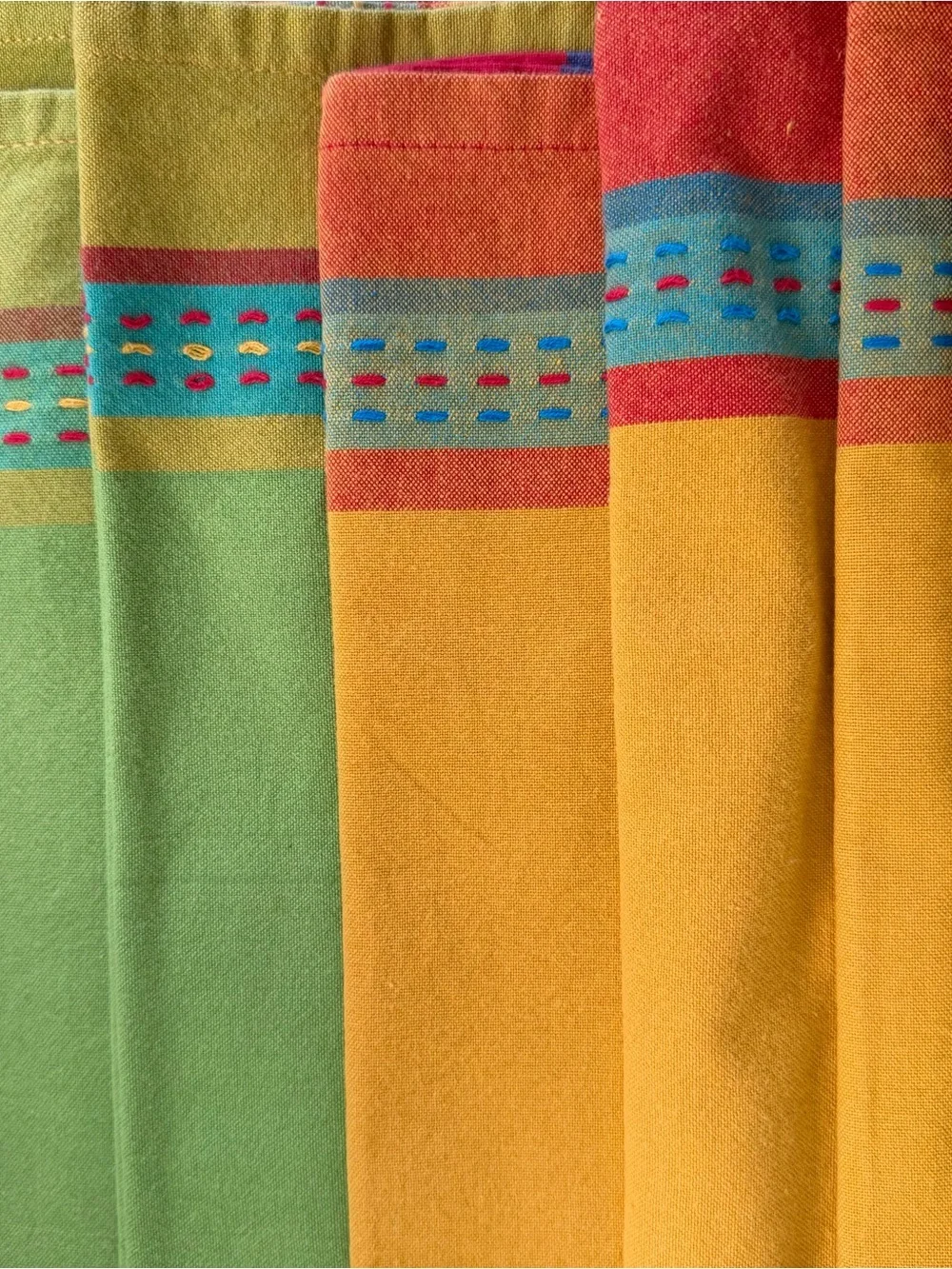8 vintage Pier 1 napkins